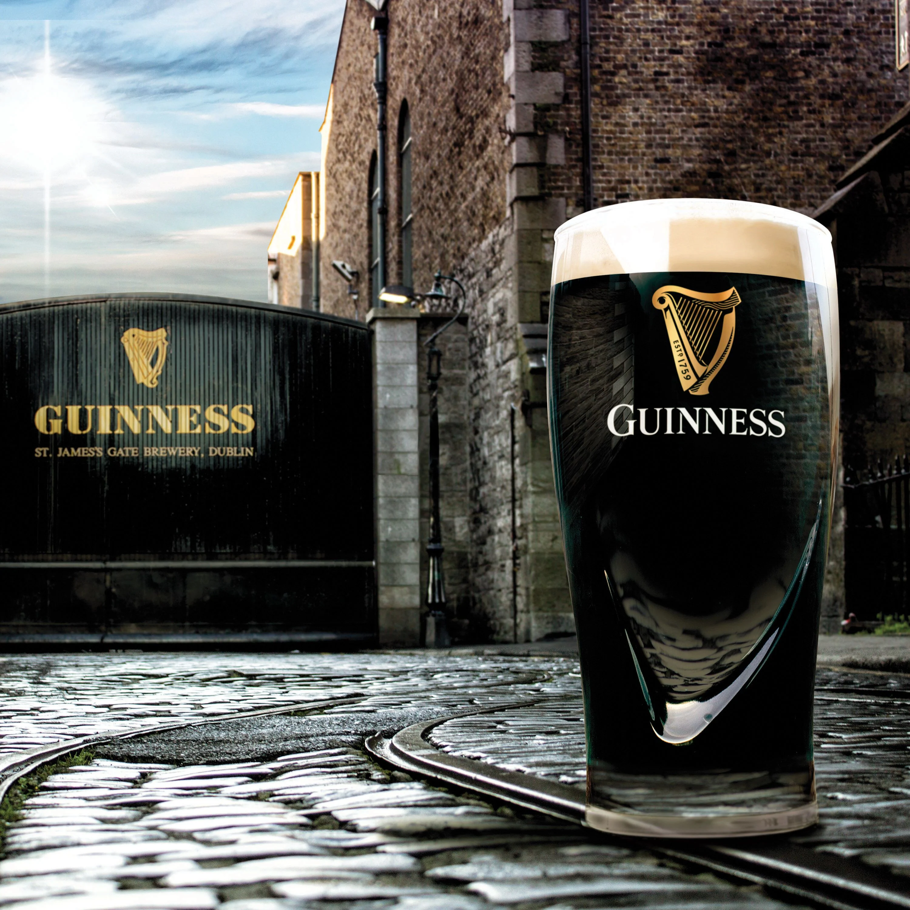 Guinness 540ml Pint Glass With Engraving & Gift Box - Image 8